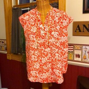 NWOT Michael Kors sleeveless floral top with gold neck chain embellishment PS